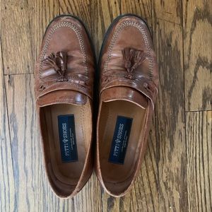 Made in Italy leather mens loafers size 8 by Pitti with tassels